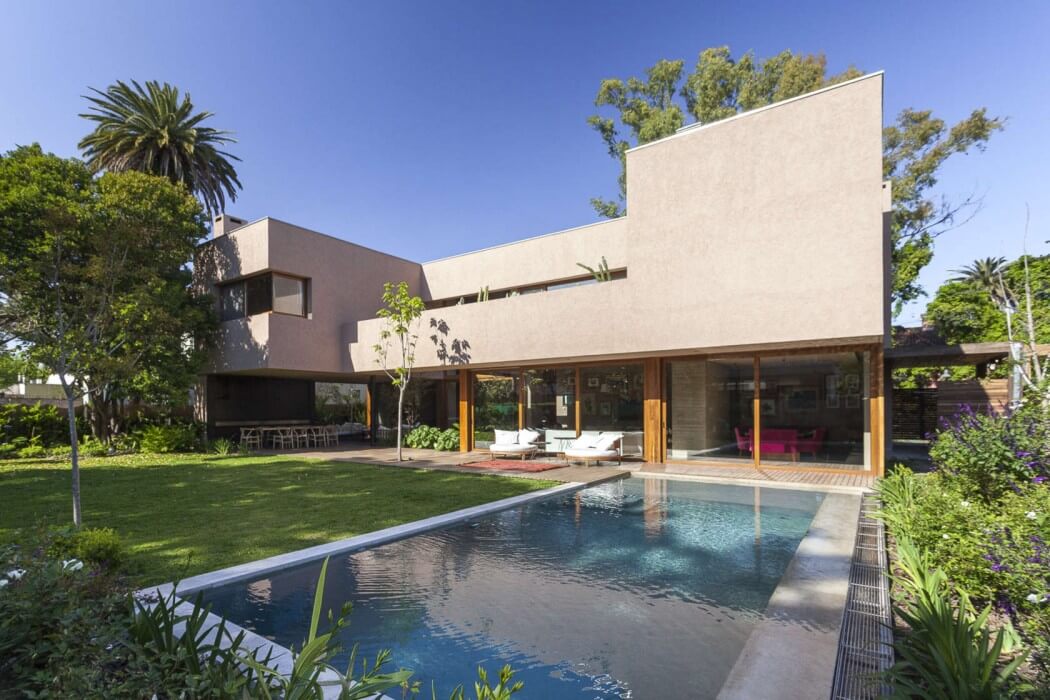 Casa Mirasoles by Andres Fernandez Abadie