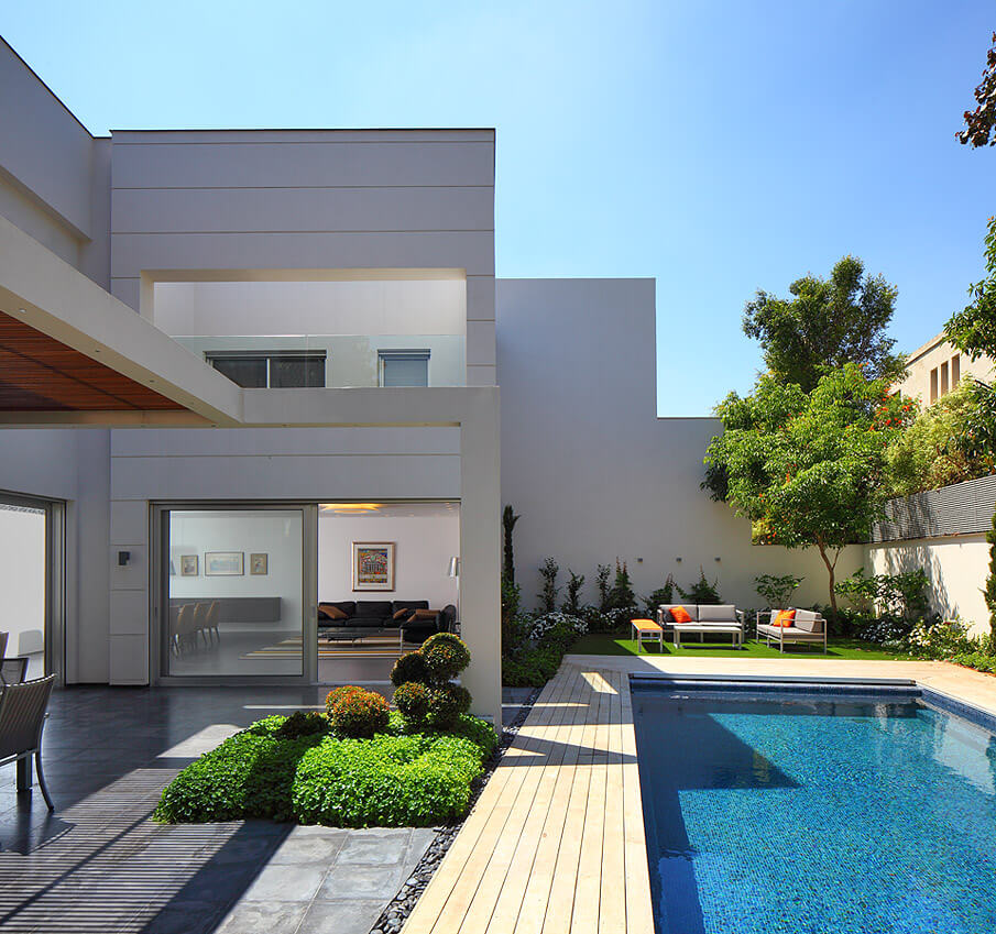 House in Ra’anana by Blumenfeld Moor Architects