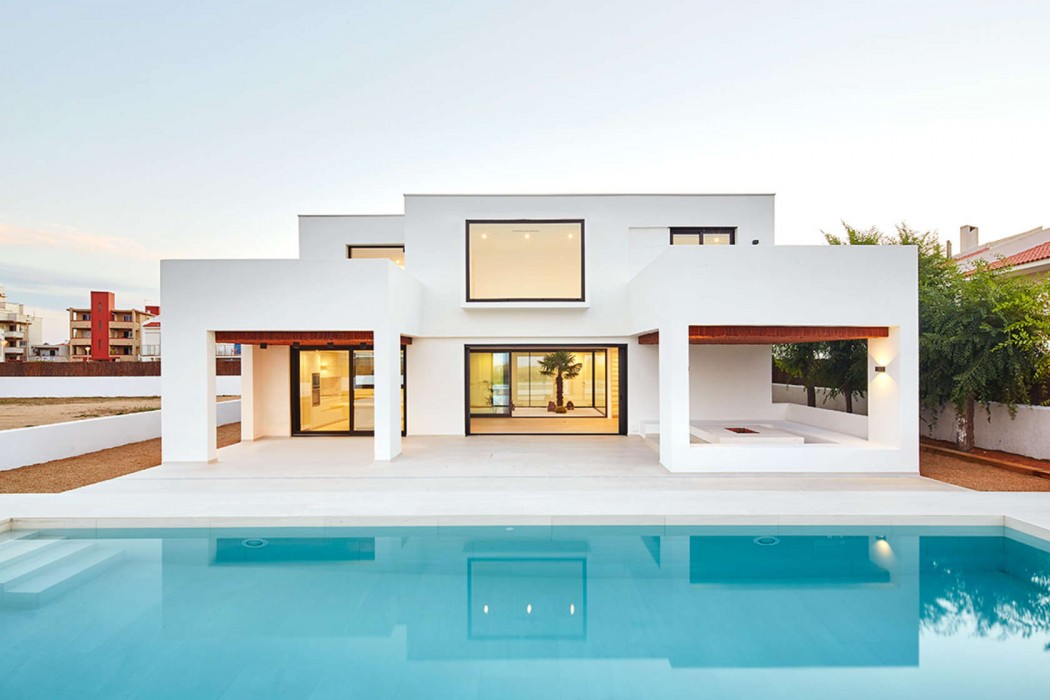 Seafront Residence by Pepe Gascón Arquitectura