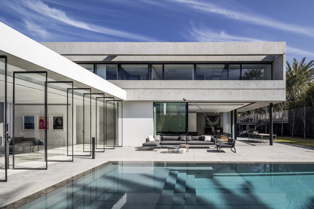 S House by Pitsou Kedem Architects