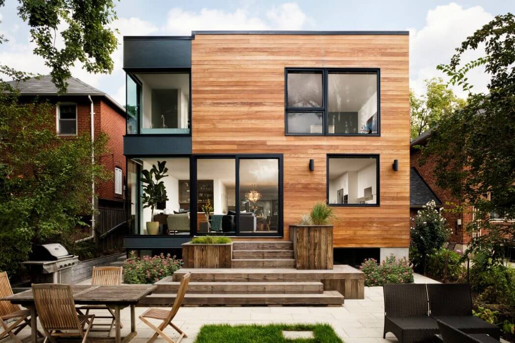 House in Toronto by Men At Work General Contractors