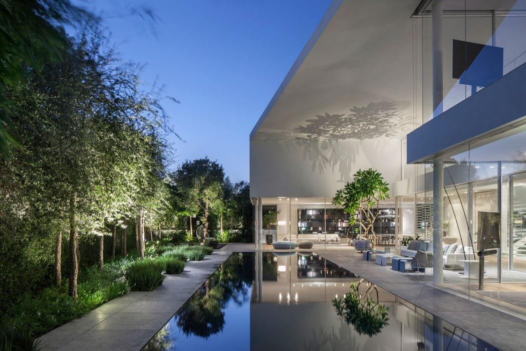 J House by Pitsou Kedem Architects