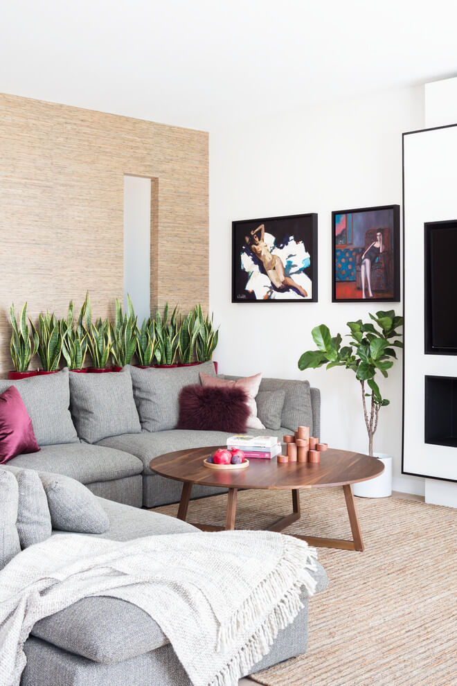 Contempory furnishings and richly textured fabrics update "vanilla ... Contempory furnishings and richly textured fabrics update "vanilla ...