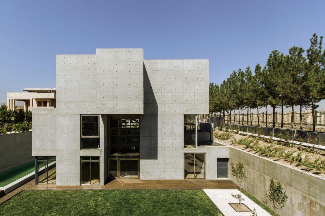 Villa in Isfahan by Bracket Design Studio