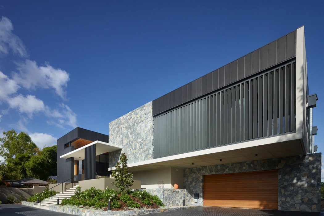 Contemporary House in Brisbane by Matt Martoo