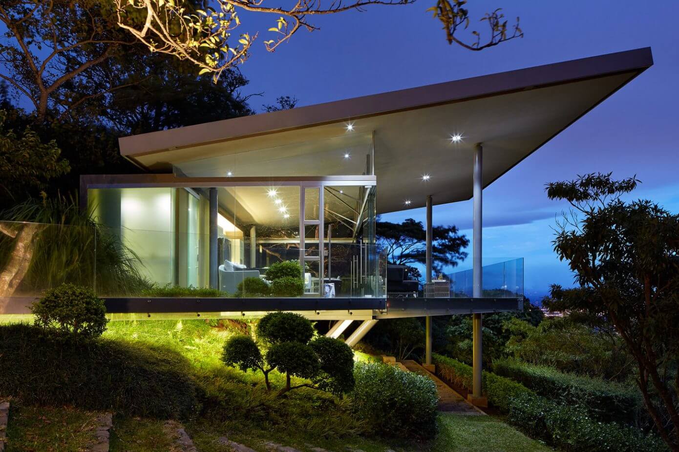 glass-house-in-escaz-by-ca-as-arquitectos-homeadore