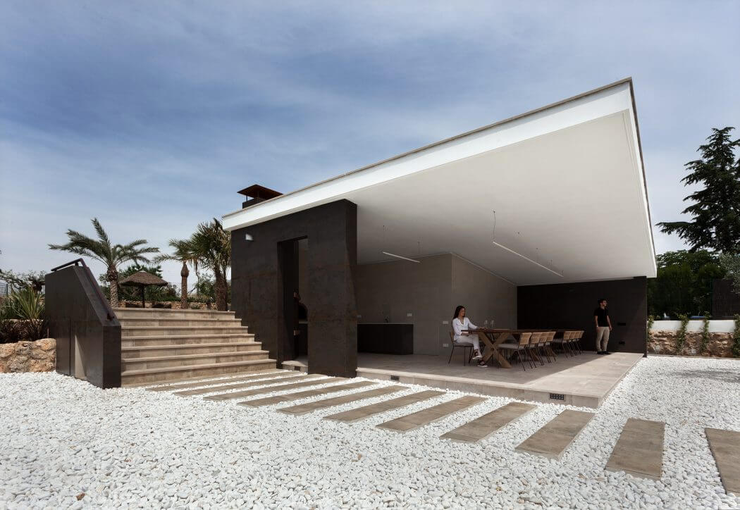 Summer Pavilion by Raúl García - 1