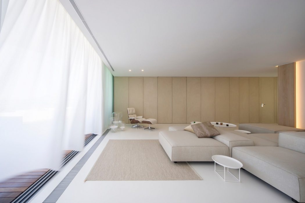 Apartment in the Sun by Filip Deslee
