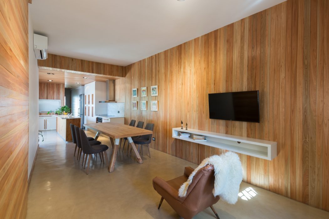 Home in Córdoba by Schlatter Arquitectura
