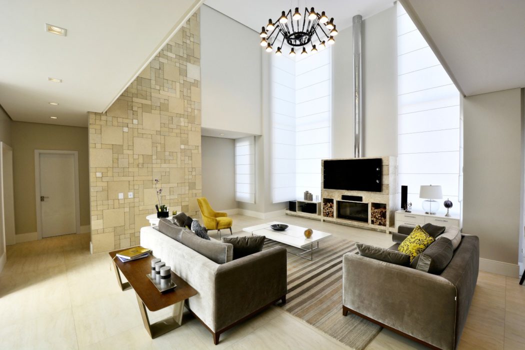 Contemporary Home in Brazil by Marcelo Minuscoli