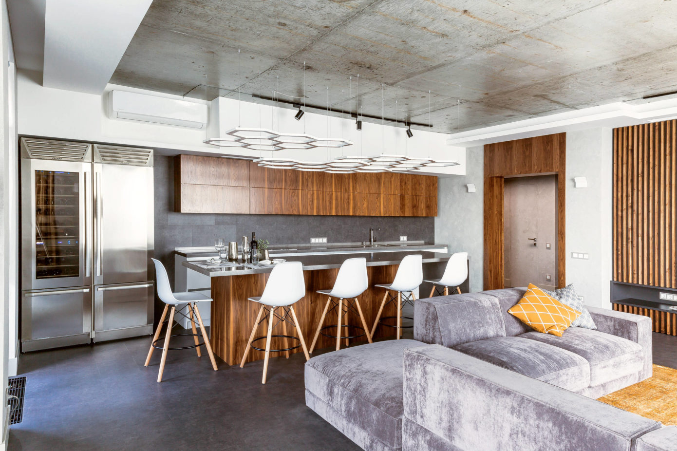 Status Apartment by Abis Dom
