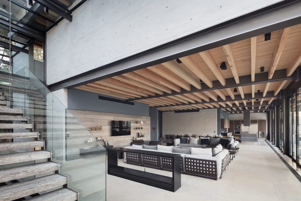 Casa Vista al Lago by Grupo Arquitectura
