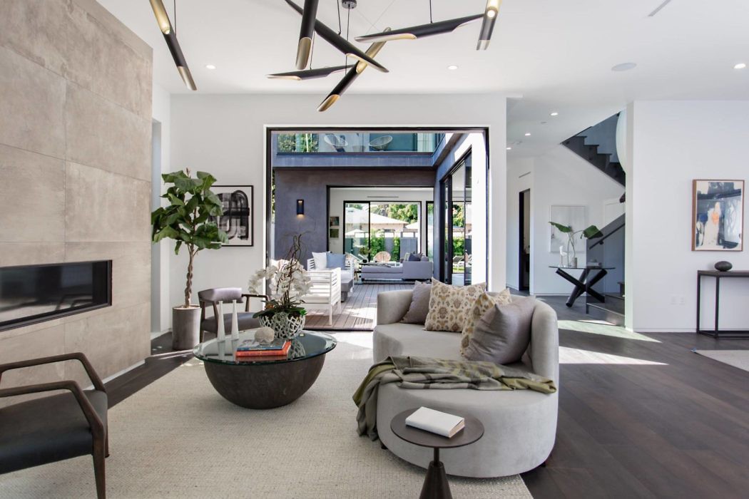 House in Venice by Golden Line Construction