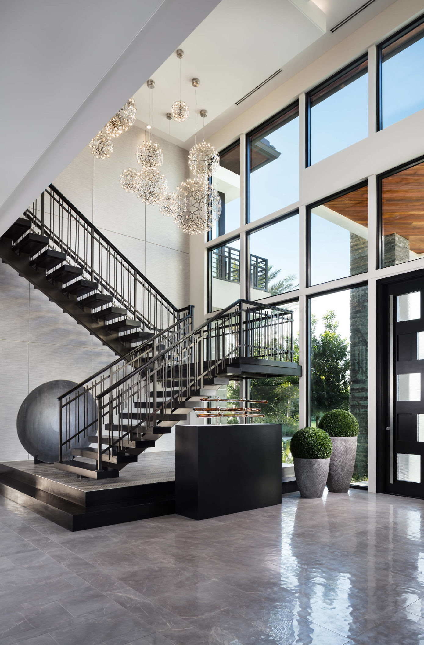 Стильные лестницы отзывы. Современные лестницы. Лестница в современном стиле. Современная лестница в доме. Красивые современные лестницы.