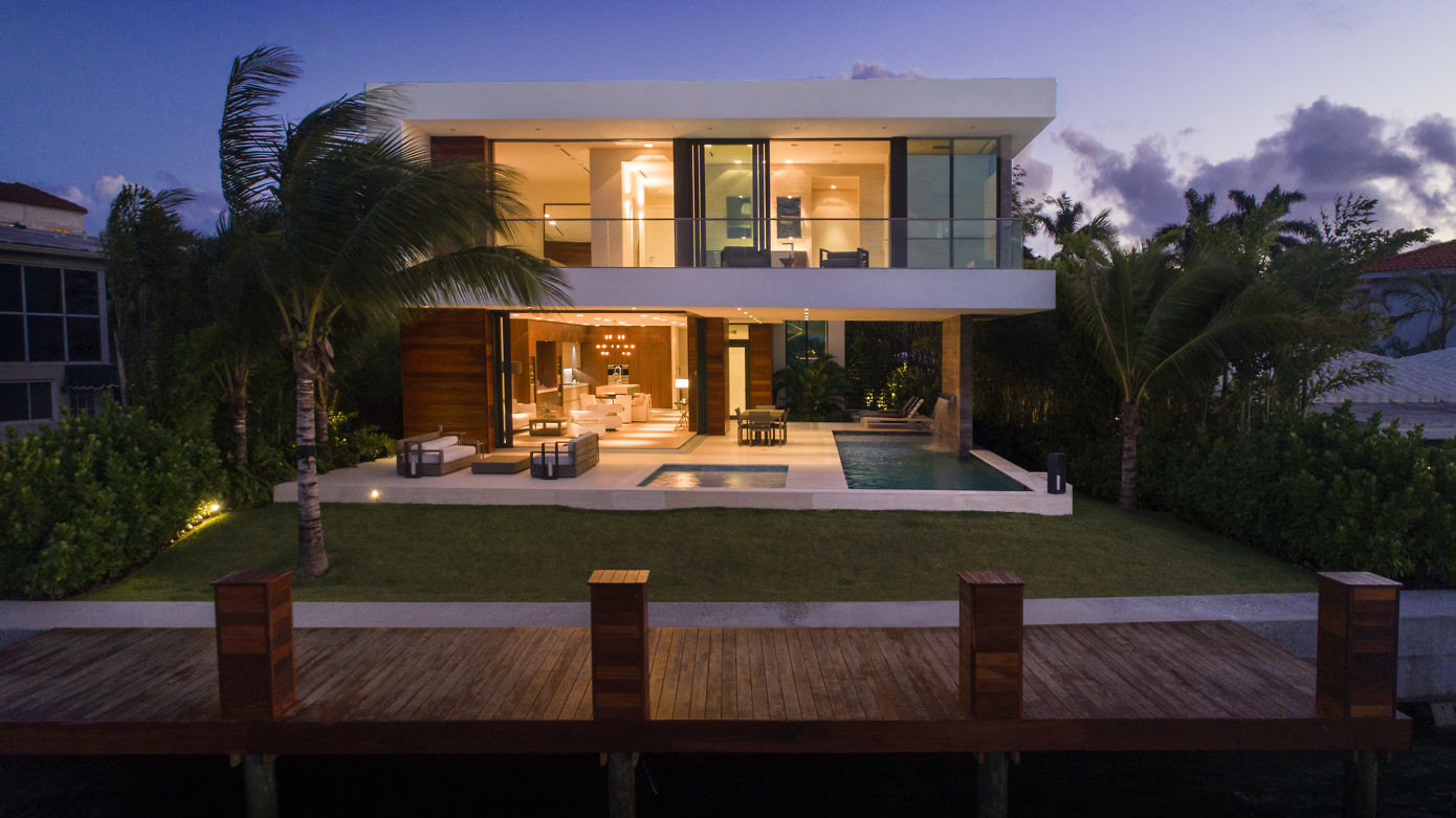 Miami Beach Island Home by Choeff Levy Fischman