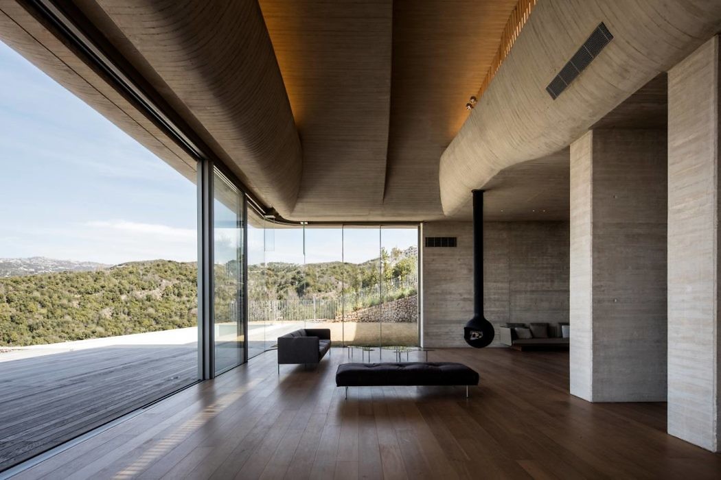 VR Villa by YTAA – Youssef Tohme Architects and Associates