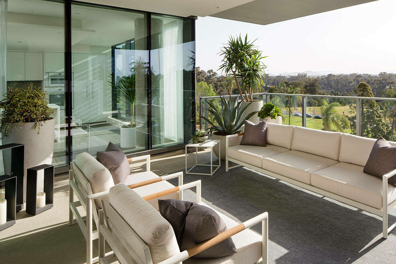 010bankershillapartmentszephyr HomeAdore