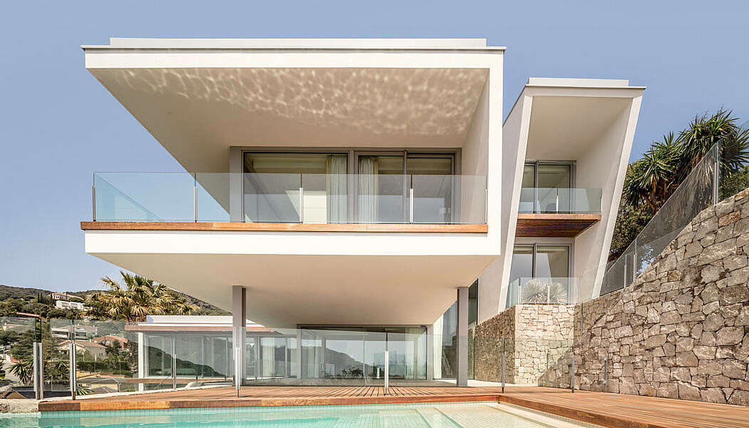 Casa VN by Guillem Carrera Arquitecte