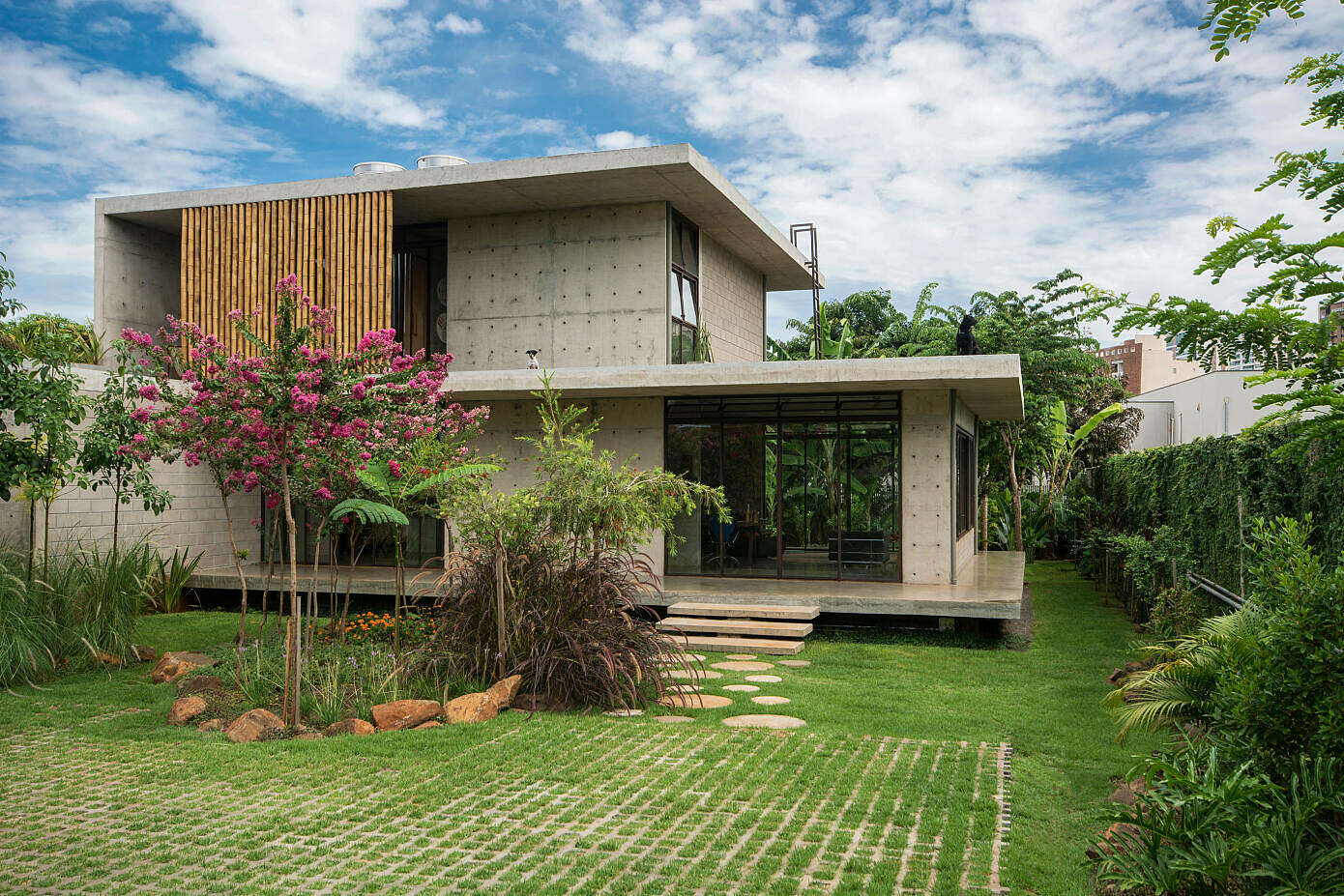 Casa Petro by Fernanda Padula Arquitetura