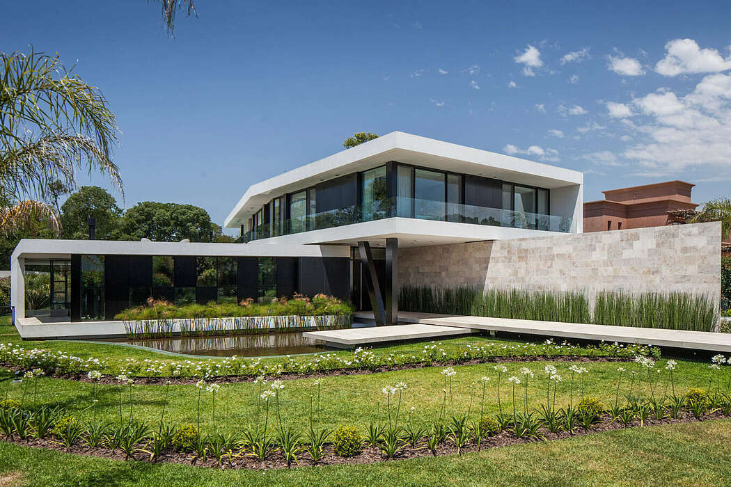 Aqua House by OON Architecture