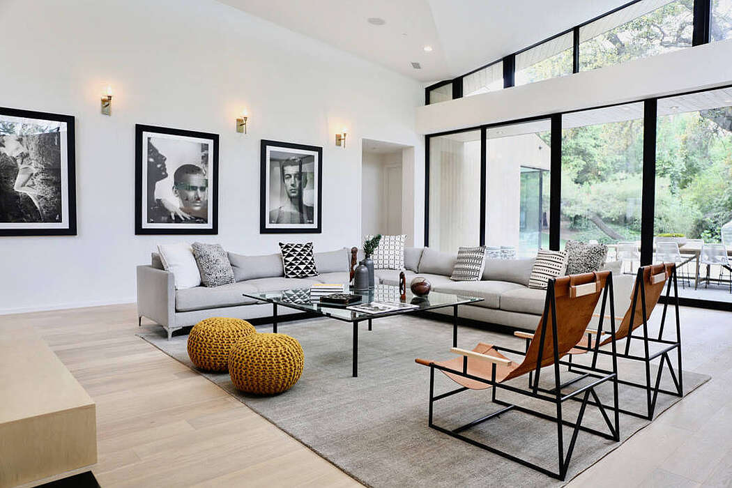Home in Pasadena by Meridith Baer Home