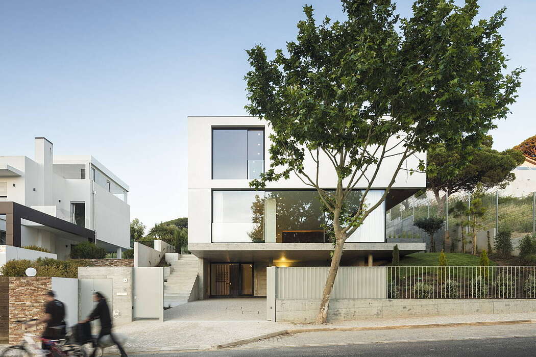 Alto da Castelhana House by ColectivArquitectura