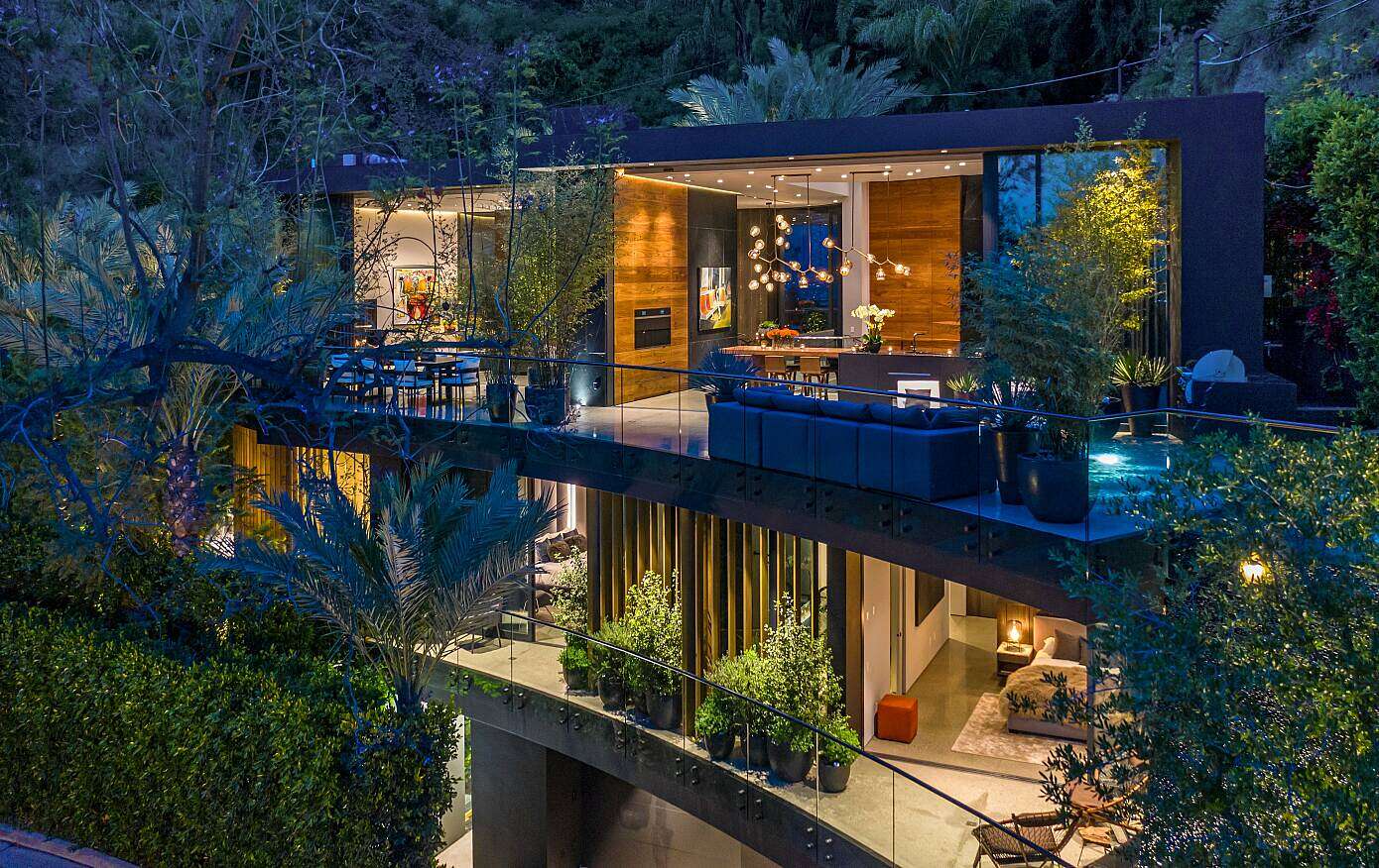 Home in Hollywood Hills by iElement