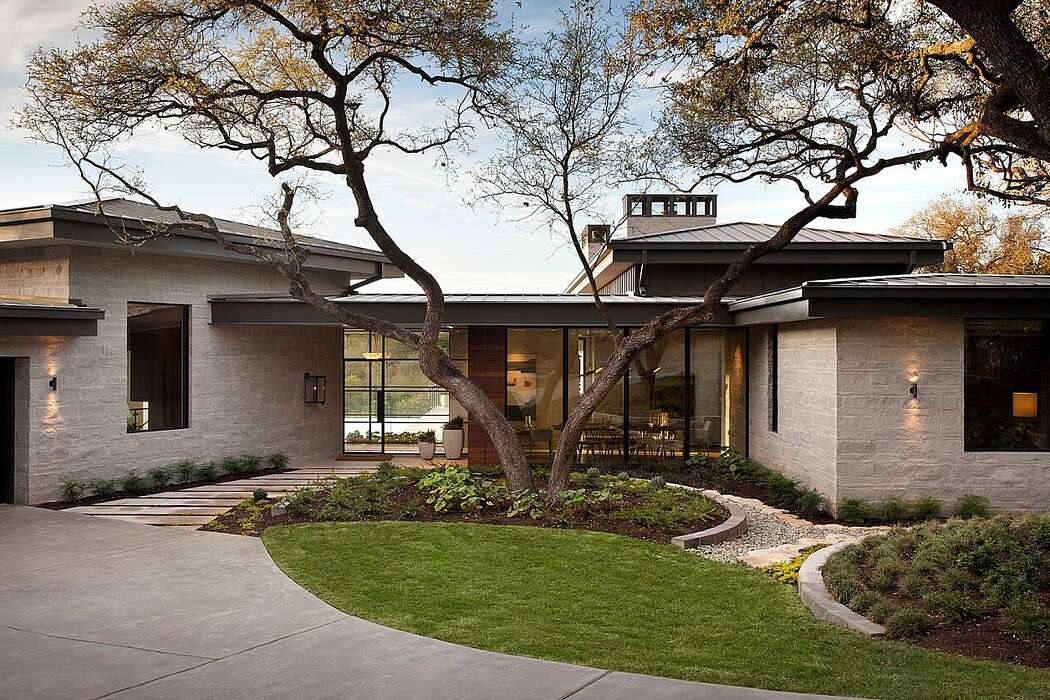 Westview Cliffside by McCollum Studio Architects