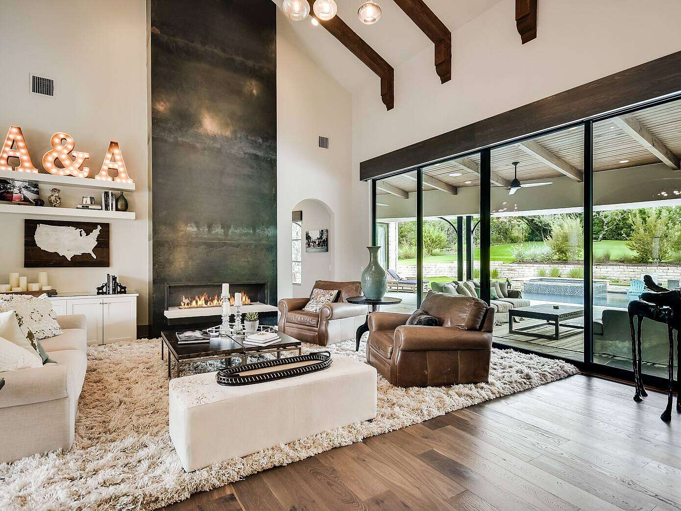 Mixed Transitional by Vanguard Studio