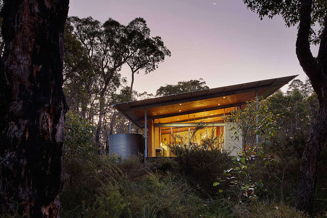 Bush House by Archterra