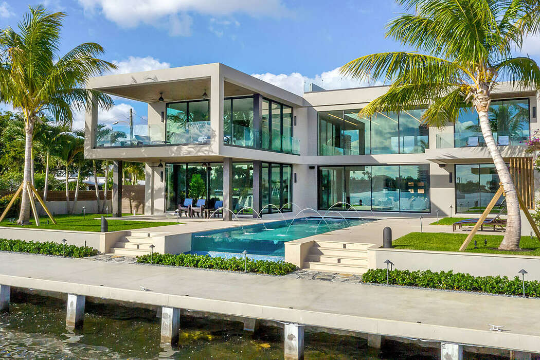 Hollywood Waterfront by In-Site Design Group