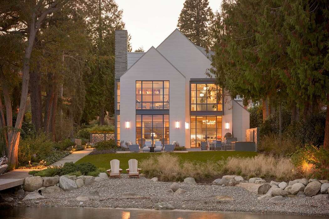 Lake Cove Residence by Stuart Silk Architects