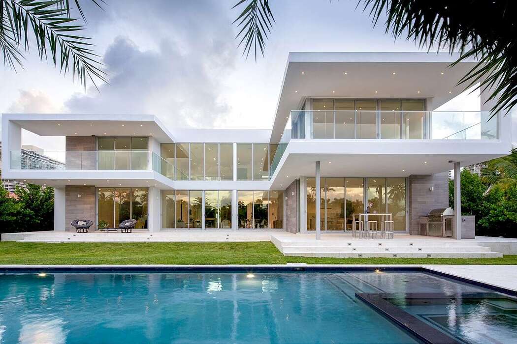 301 Golden Beach Residence by SDH Studio