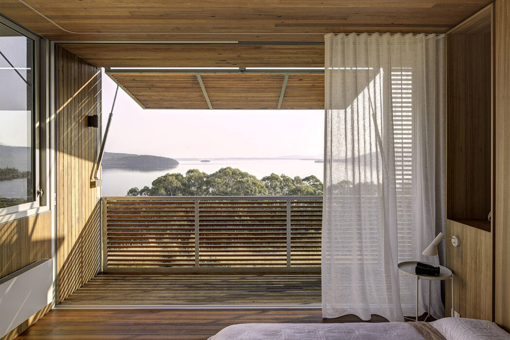 Wallis Lake House by Matthew Woodward Architecture
