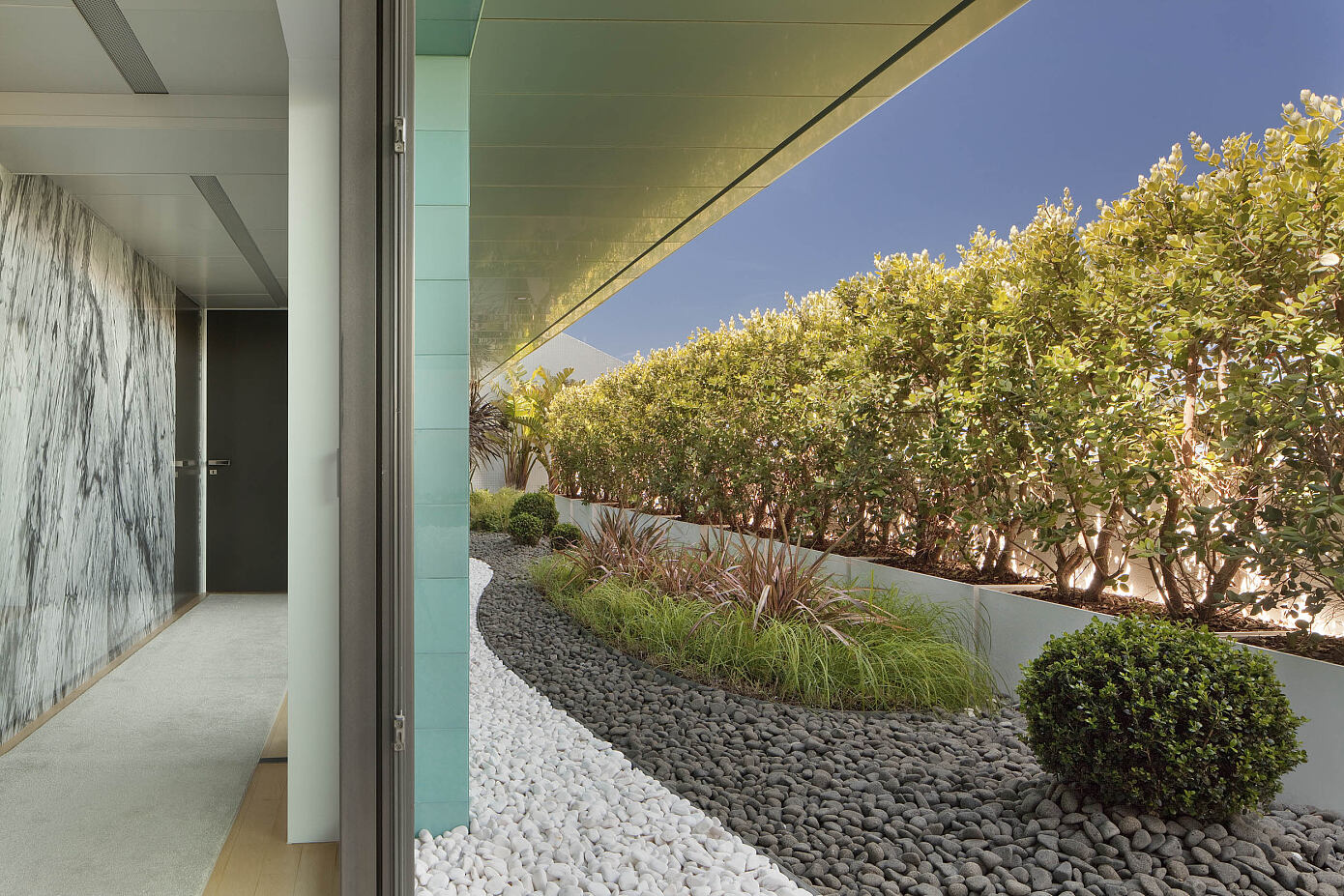 Cascais Penthouse by Gavinho Architecture & Interiors