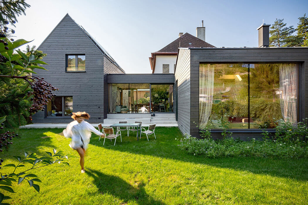 House B by Smartvoll