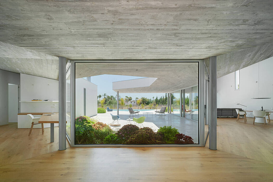 Casa Patioporche by Jaime Sepulcre Arquitecturas