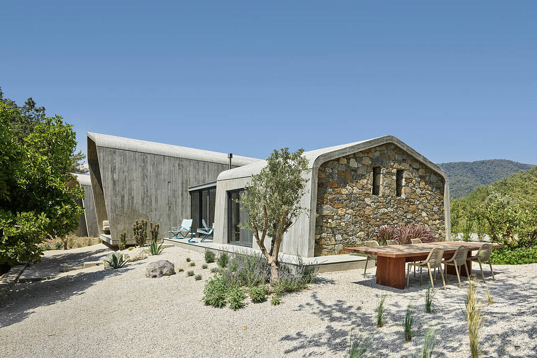 U House by Urastudio
