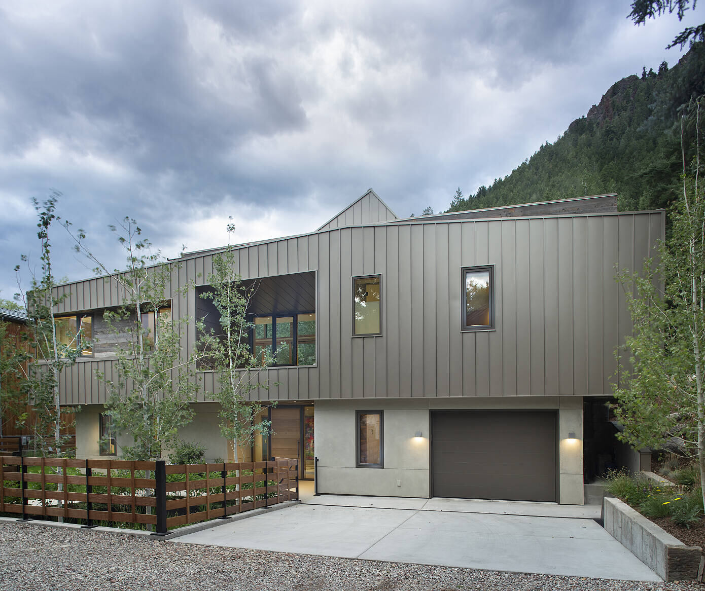 Shadow Mountain House by Rowland+Broughton Architecture