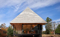 010-bigwin-island-club-cabins-mackaylyons-sweetapple-architects