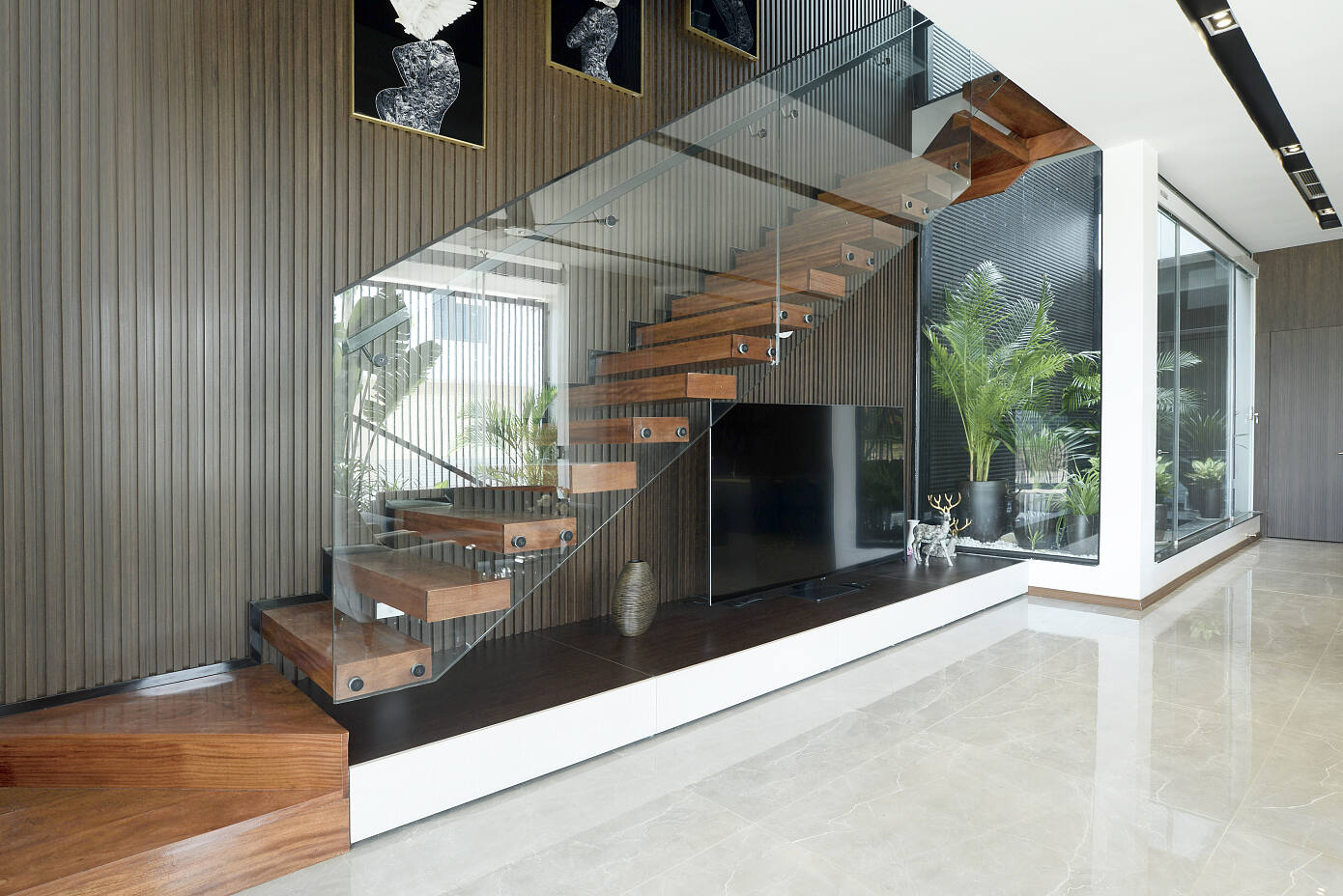 West House by Nguyenhieu Architecture