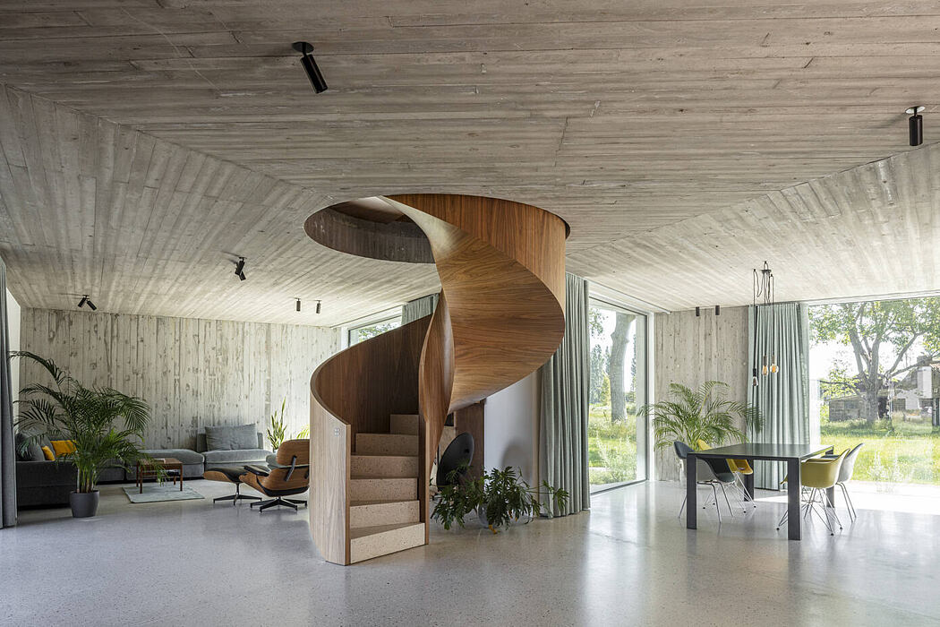 Houde Dede by Oyo