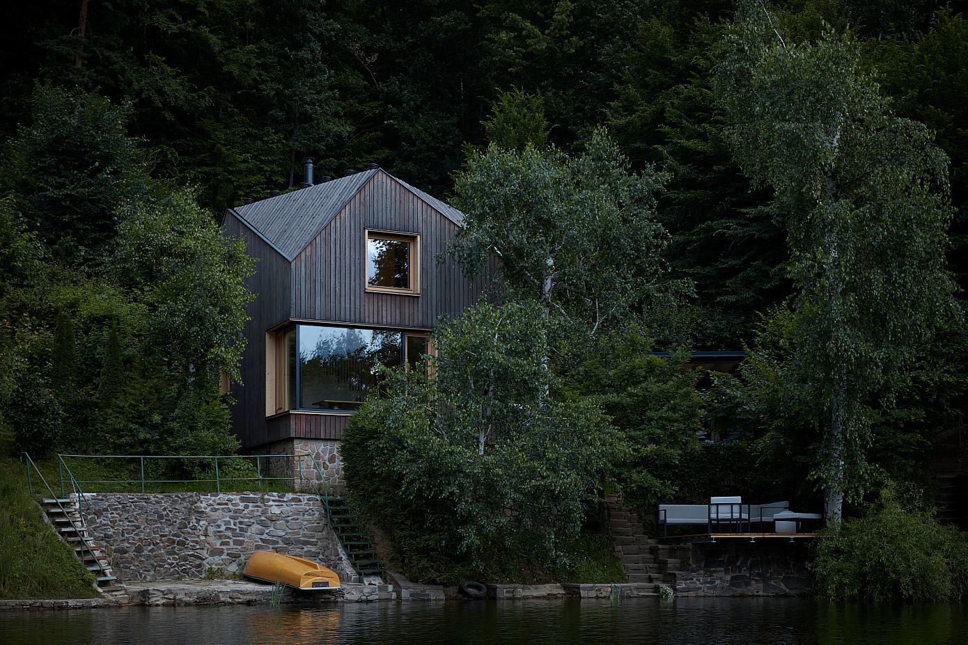 Cottage Inspired by a Ship Cabin by Prodesi/Domesi